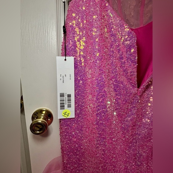 *SPRING SALE* NWT JOVANI SZ 10 Gown PINK Sequins Beads & Pink Tulle (SEE NOTES) - Picture 6 of 9